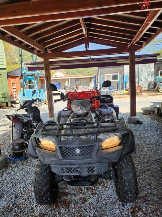  오토바이 750AX  앞좌측면