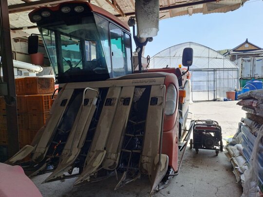 구보다 콤바인 ER595K (5조식) 앞좌측면