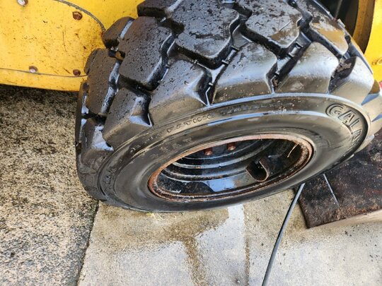  Skid steer loader 12-16.5 곰발 및 웨이트  앞좌측면