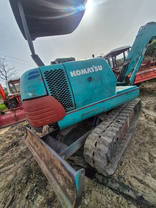 코마즈굴삭기 굴삭기 코마즈2,8 (2.8톤) 앞좌측면