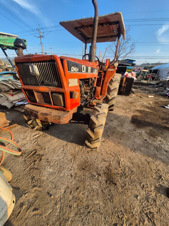 Daedong Tractor L3502 (35hp) 앞좌측면