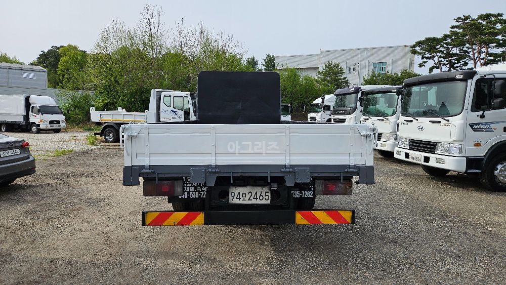 현대 메가트럭 6m25 앞축 카고트럭 뒤우측면