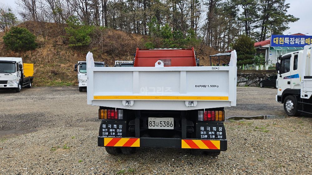 현대 메가트럭 4m 롱덤프 뒤우측면