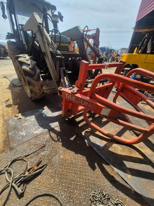 존디어 트랙터 1750 (53마력) 앞좌측면