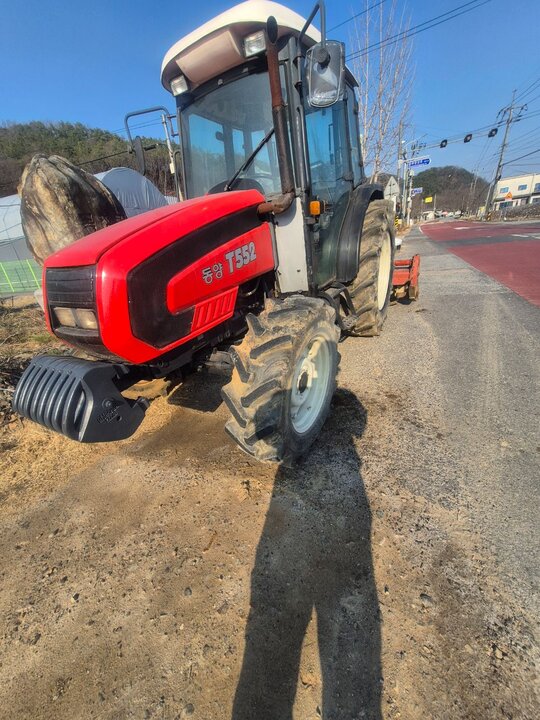 TYM 트랙터 T552 (55마력) 앞좌측면