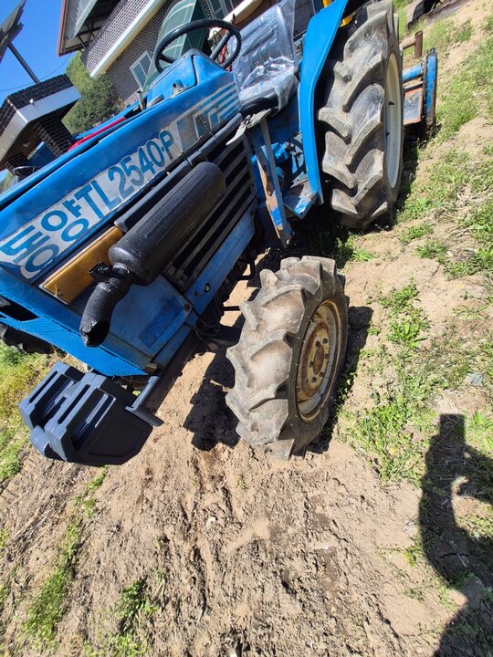 TYM 트랙터 TL2540 (25마력) 앞좌측면