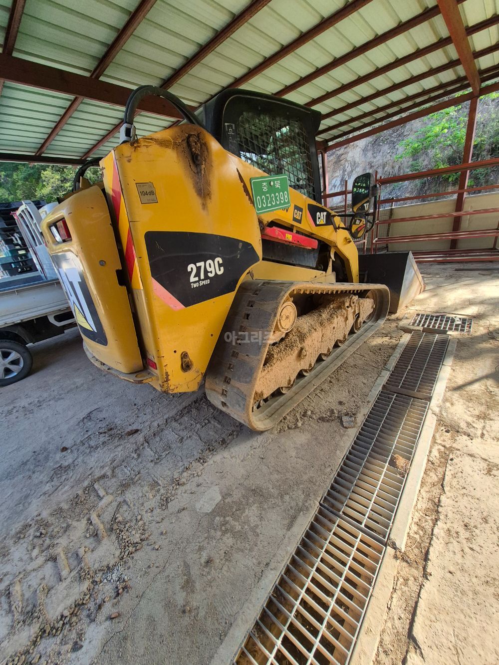  Skid steer loader 스키드로더  뒤우측면