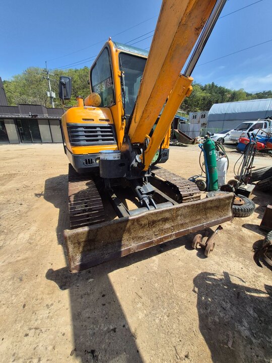 Hyundai Excavator 55I (5.5톤) 앞좌측면