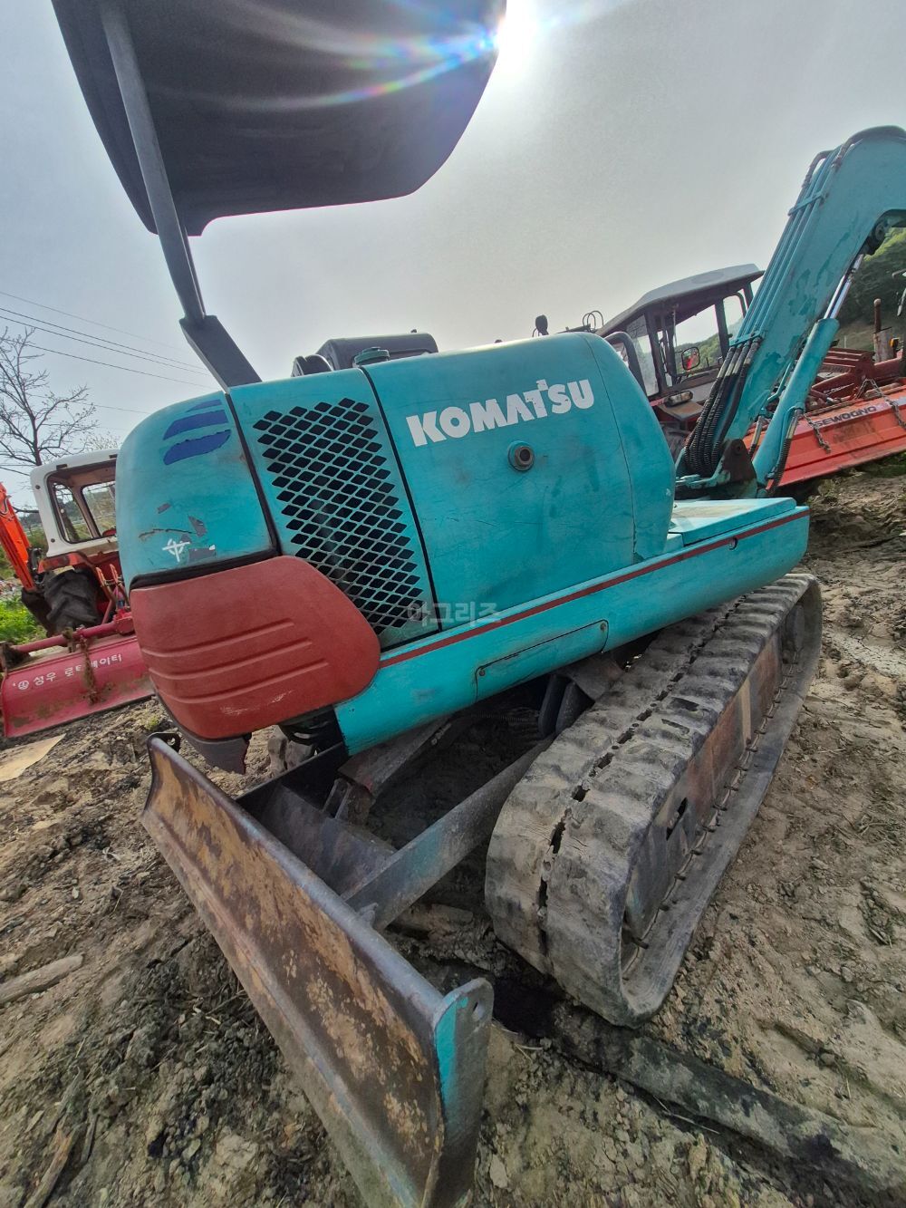  Excavator 코마즈2,8 (2,8톤) 뒤우측면