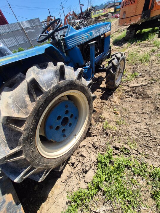 TYM Tractor TL2540 (25hp) 앞좌측면