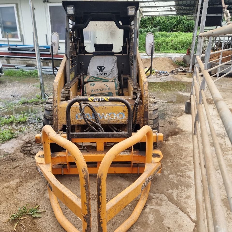  Skid steer loader DSL500  뒤우측면