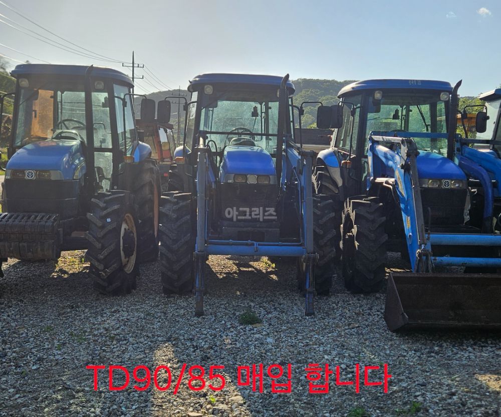 NewHolland Tractor TD90D (90hp) 뒤우측면