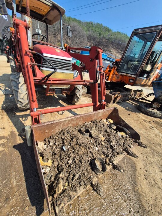 국제 트랙터 F3550 (35마력) 앞좌측면