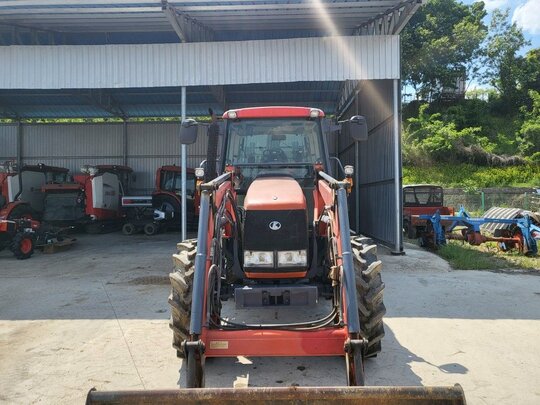구보다 트랙터 M105X (105마력) 앞좌측면