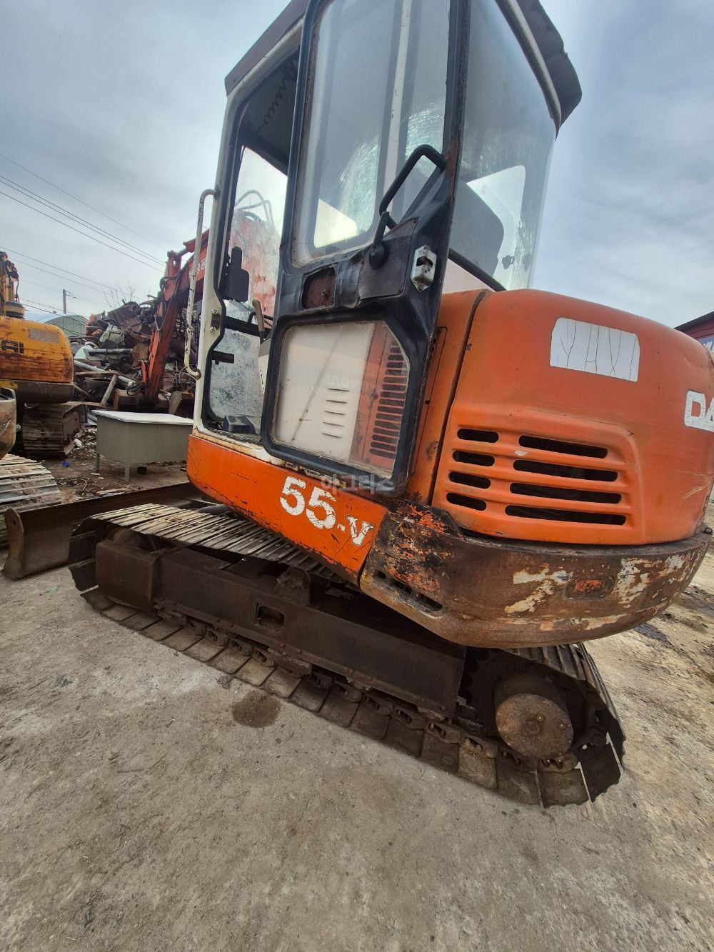  Excavator 55V (5.5톤) 뒤우측면