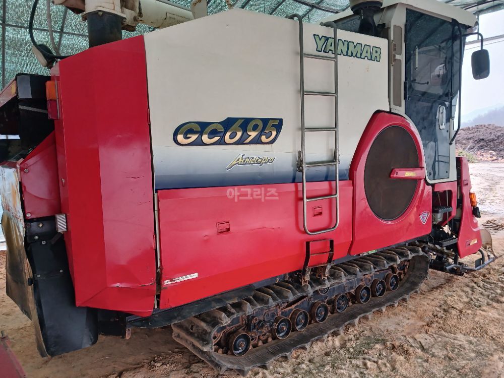 Yanmar Combine Harvester GC695 (6Rows) 뒤우측면