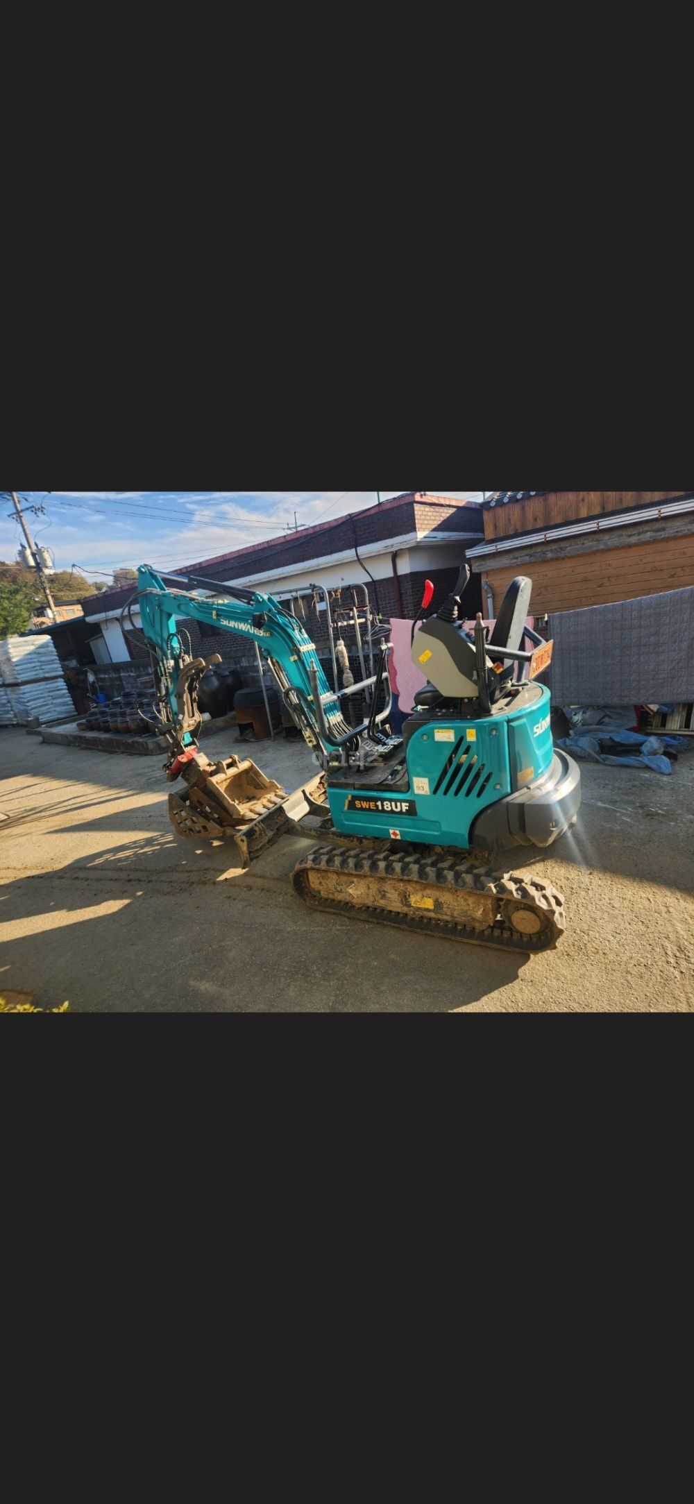  Excavator 20톤 (2톤) 뒤우측면