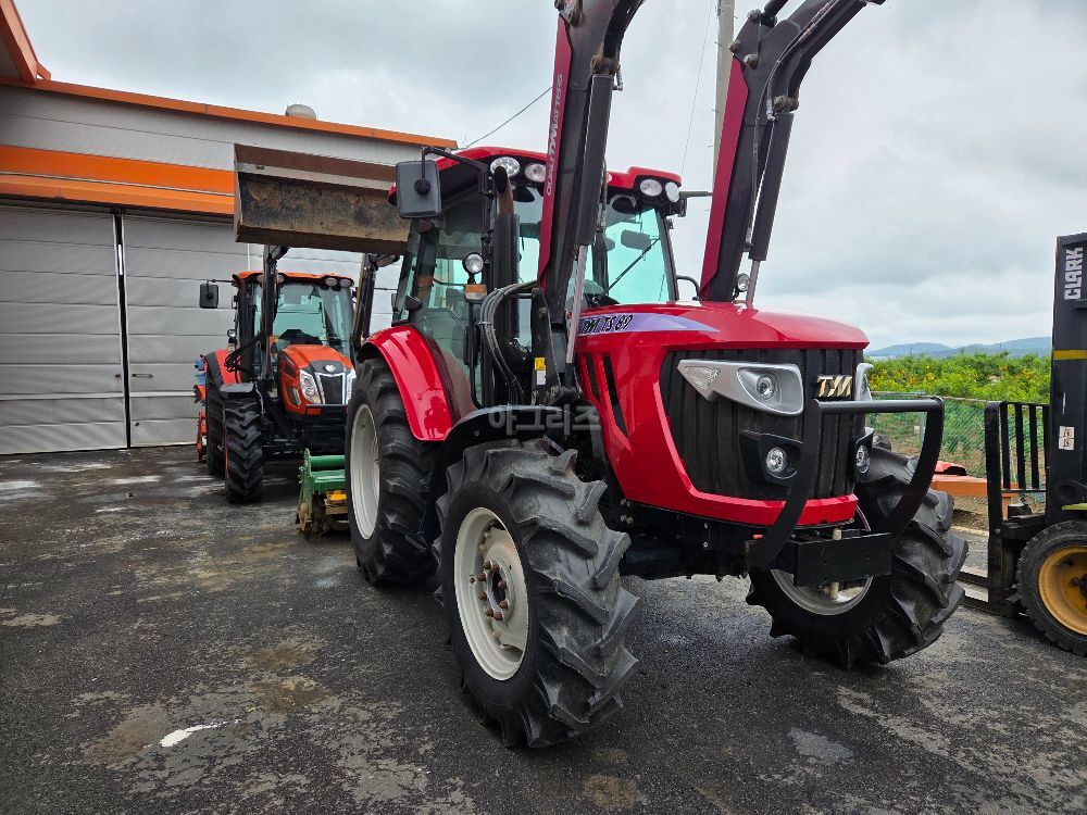 TYM Tractor TS89 (91hp) 뒤우측면