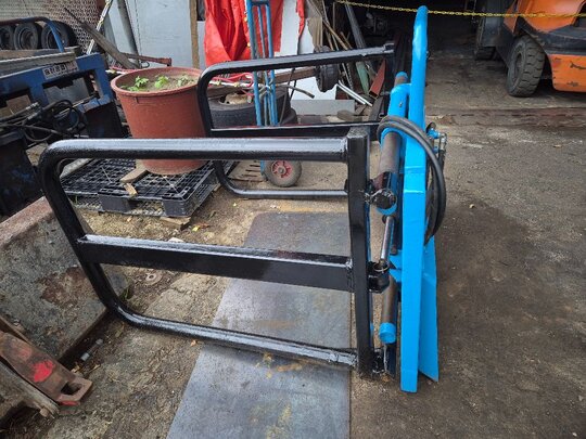  Bale Gripper 스키로더용 겸용베일러  앞좌측면