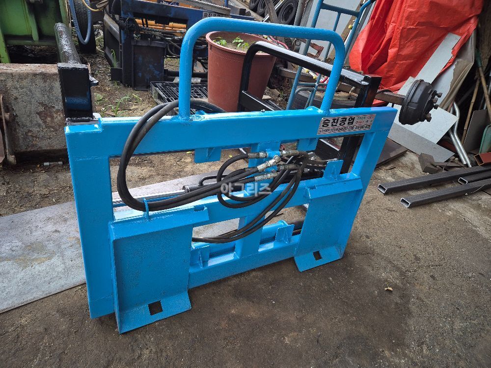  Bale Gripper 스키로더용 겸용베일러  뒤우측면