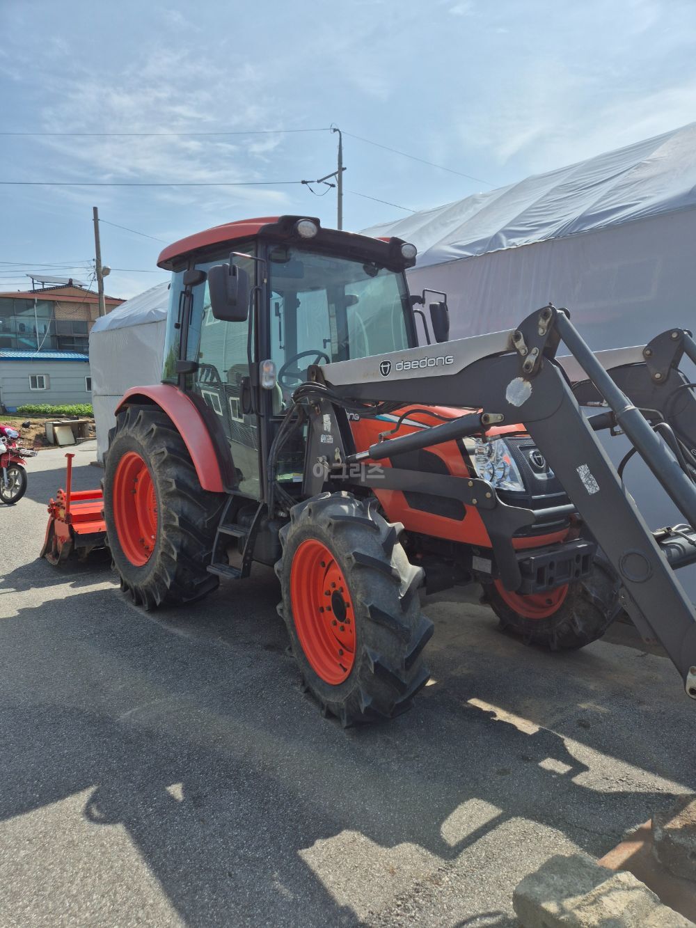 대동 트랙터 RX730 (73마력) 뒤우측면