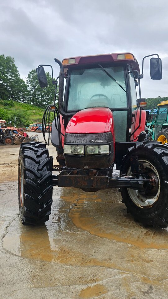 TYM 트랙터 JX1100U (100마력) 앞좌측면
