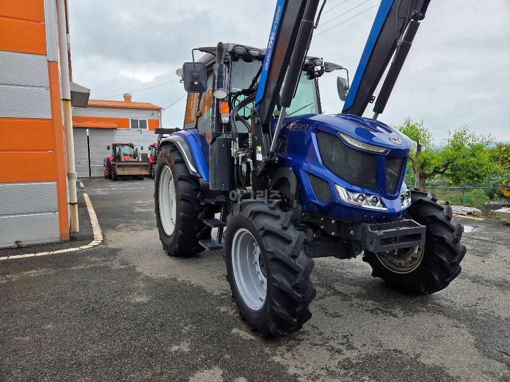 TYM Tractor TJW 1233 (123hp) 뒤우측면