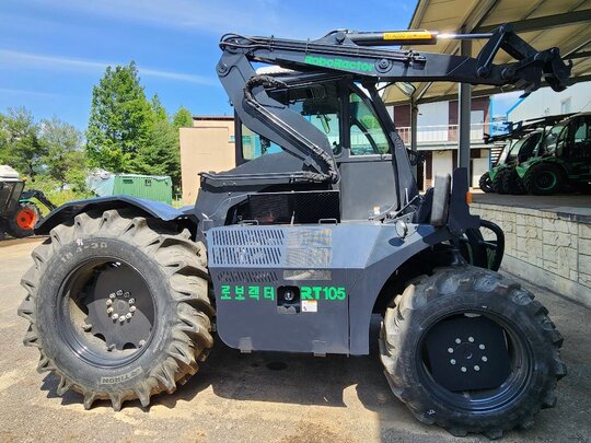  Tractor RT105 (105hp) 앞좌측면