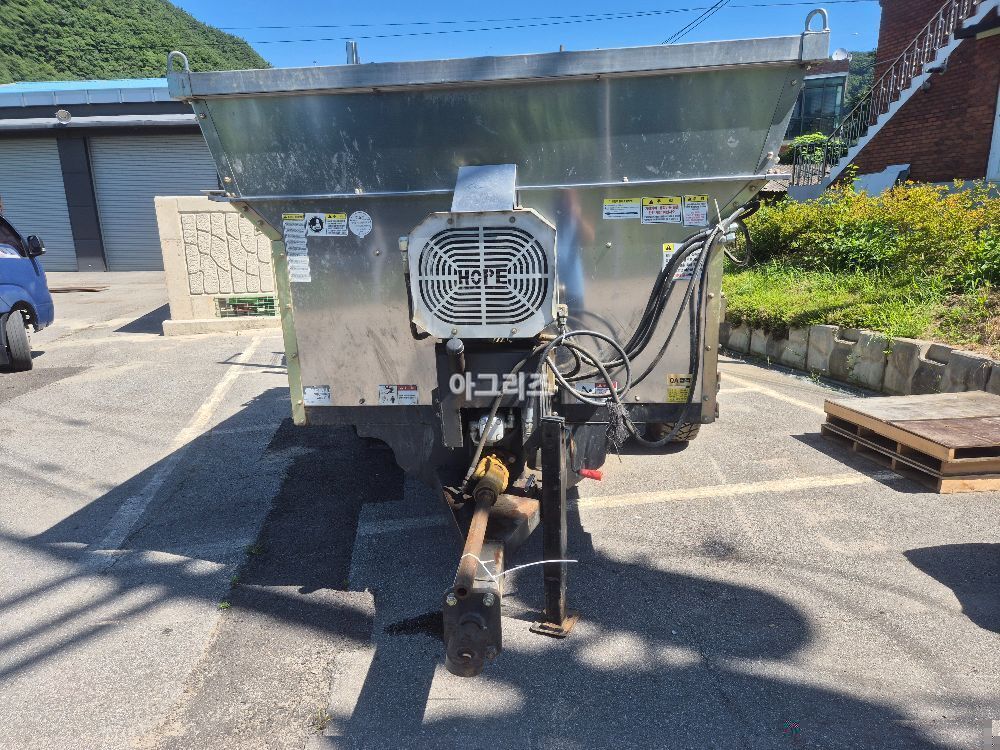  Manure Spreader 트랙터 원판방식7.2톤  뒤우측면