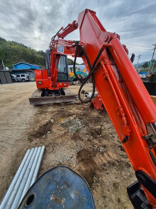 한라 굴삭기 HE50A (5.0톤) 앞좌측면