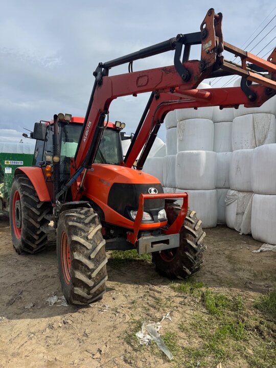 구보다 트랙터 M1350X (143마력) 앞좌측면