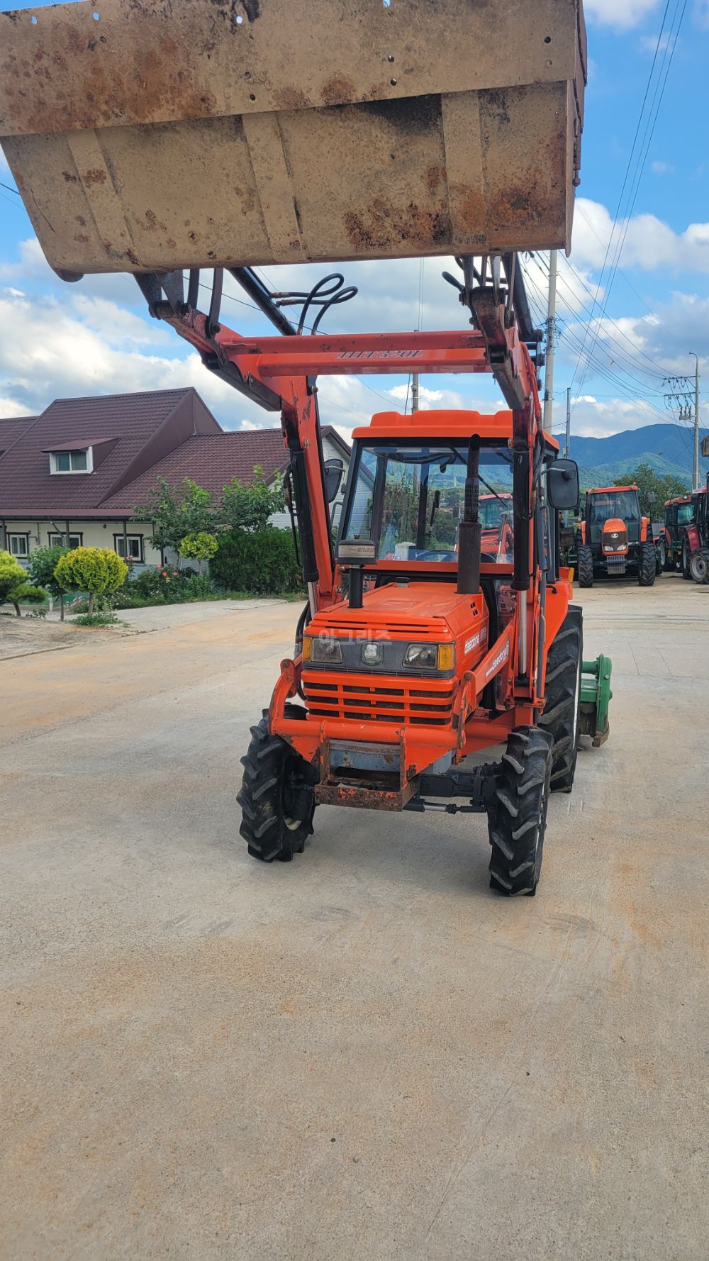 대동 트랙터 L3503 (35마력) 뒤우측면