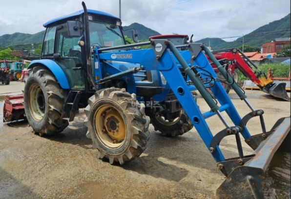 LS Tractor L7030 (85hp) 뒤우측면