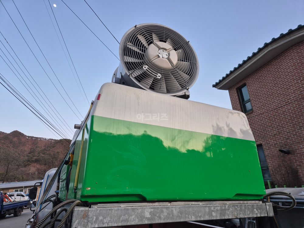 한서정공 살포기 차량용 광혁 농약5000 뒤우측면