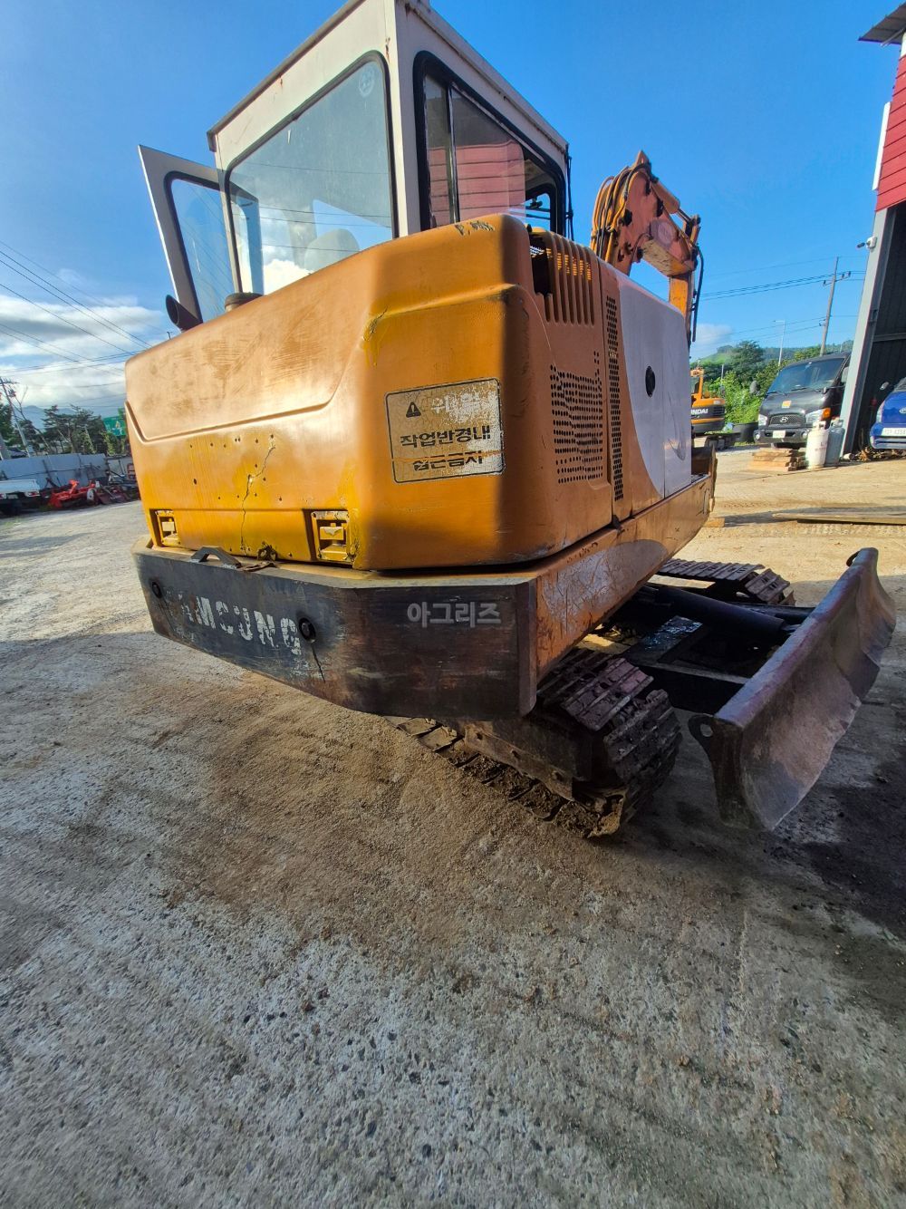  Excavator 삼성mx3a (5톤) 뒤우측면