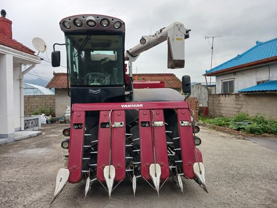Yanmar Combine Harvester YH6115 (6Rows) 앞좌측면