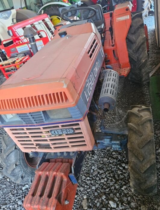 대동 트랙터 L2601-4WD (26마력) 앞좌측면