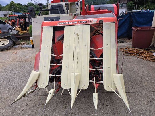 Daedong Combine Harvester DSM72 (4Rows) 앞좌측면
