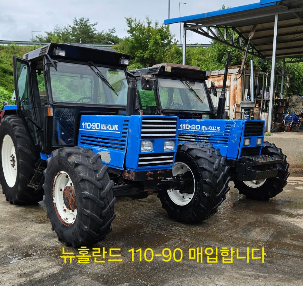 뉴홀랜드 트랙터 110-90 (110마력) 뒤우측면