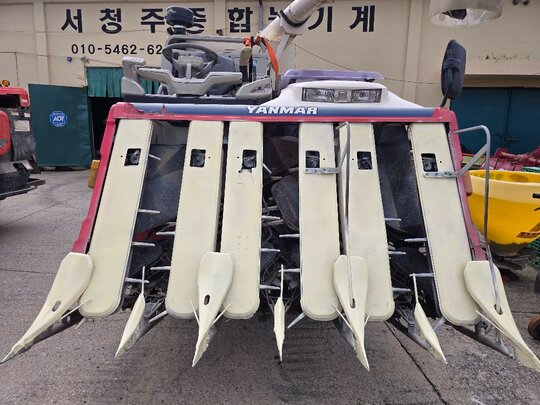 Yanmar Combine Harvester AW695K (6Rows) 앞좌측면