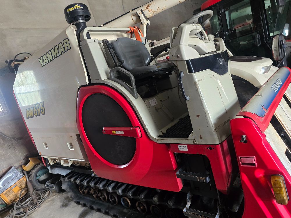 Yanmar Combine Harvester AW695K (6Rows) 뒤우측면