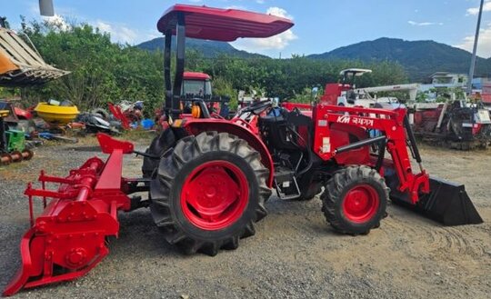 국제 트랙터 A4800 (48마력) 앞좌측면