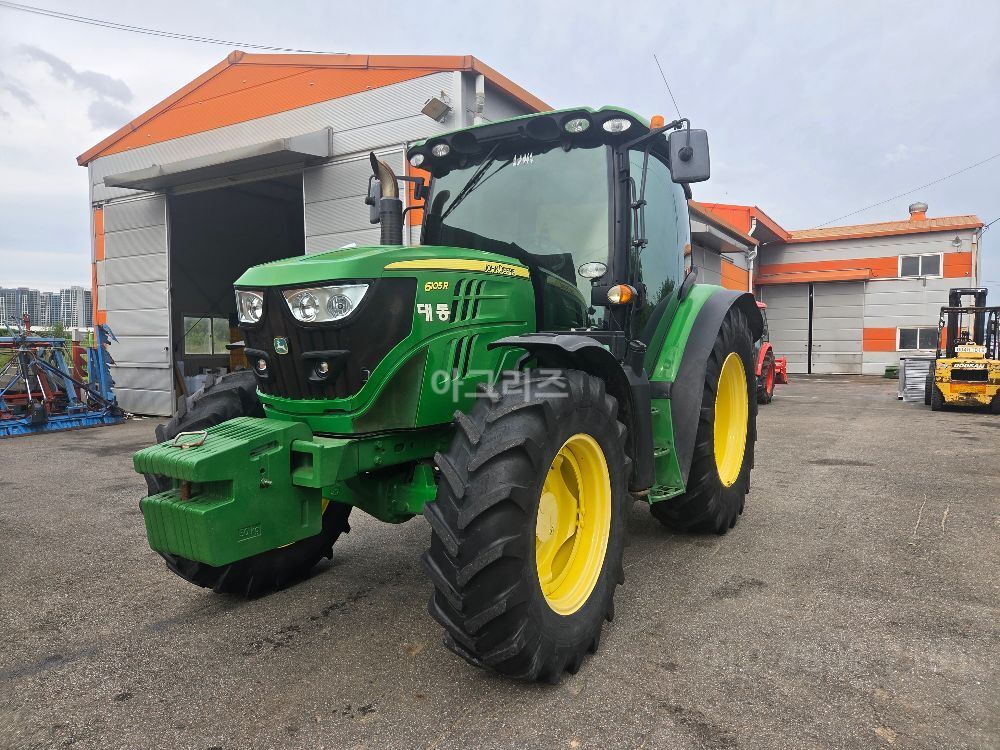 JohnDeere Tractor 6105R (105hp) 뒤우측면