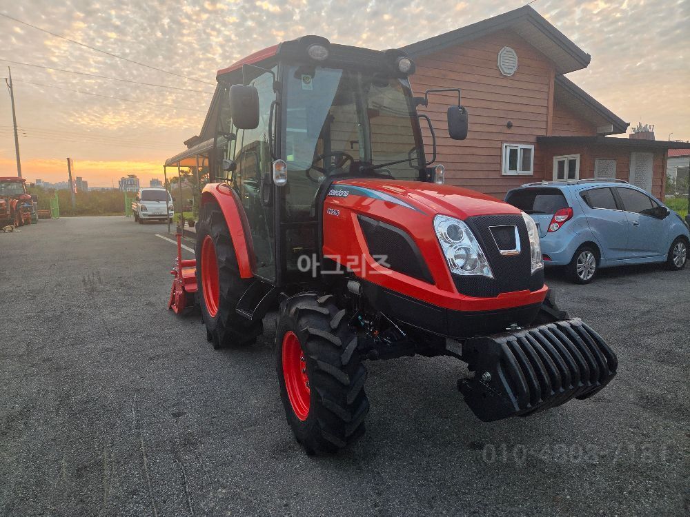 대동 트랙터 NX500 (50마력) 뒤우측면