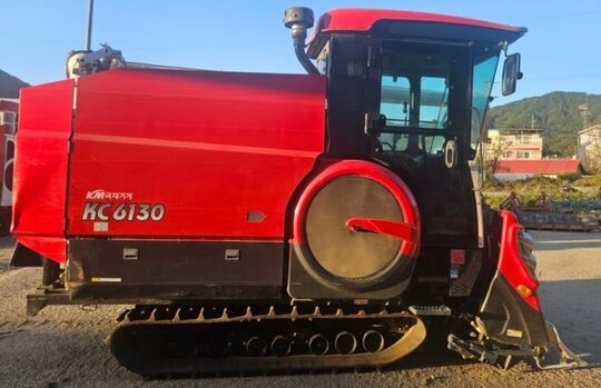 Kukje Combine Harvester KC6130 (6Rows) 앞좌측면