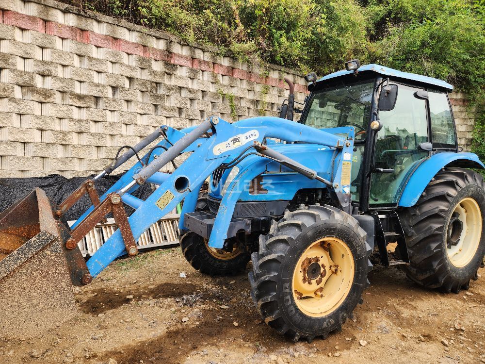 LS 트랙터 L7030 (85마력) 뒤우측면