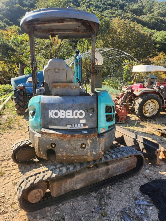  Excavator SK30SR (3.2톤) 앞좌측면