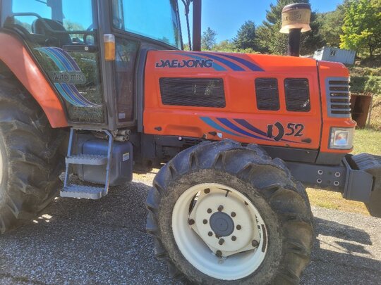 Daedong Tractor D52 (52hp) 앞좌측면