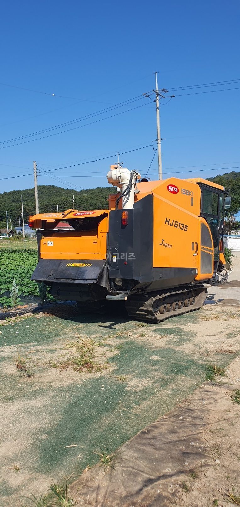 TYM Combine Harvester HJ6135 (6Rows) 뒤우측면