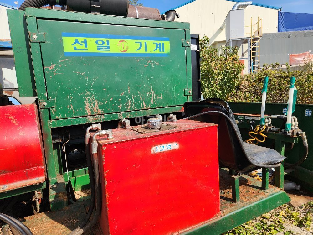  선일 목재파쇄기 톱밥제조기  선일기계 SD6000 뒤우측면